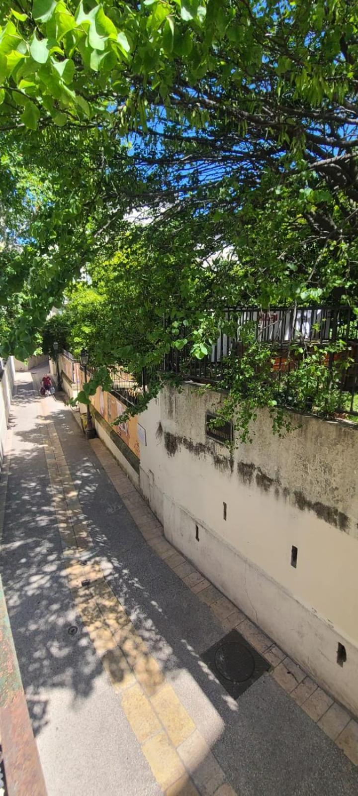 Apartment Au Coeur Historique De Montpellier, 2 Personnes & Wifi *