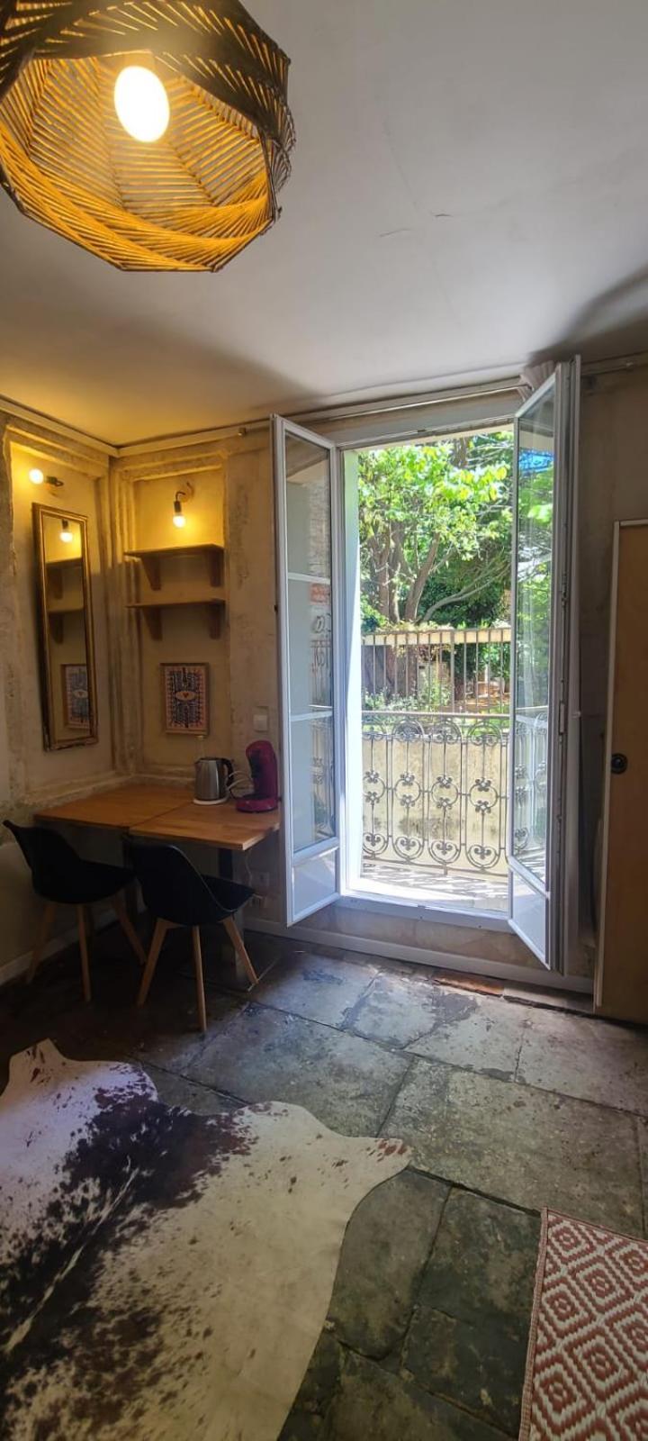 Appartamento Au Coeur Historique De Montpellier, 2 Personnes & Wifi *
